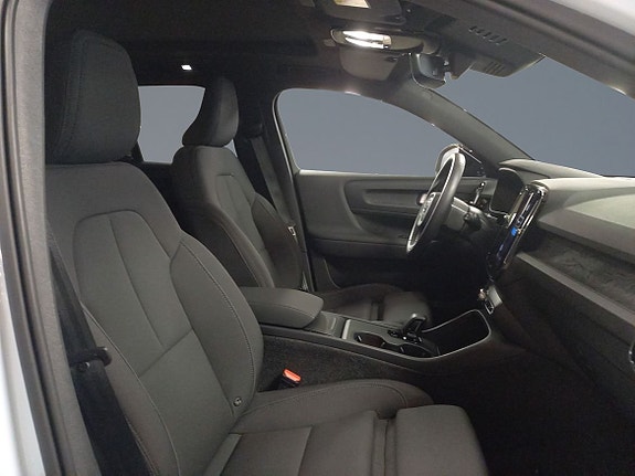 Volvo EX40 8 of 15