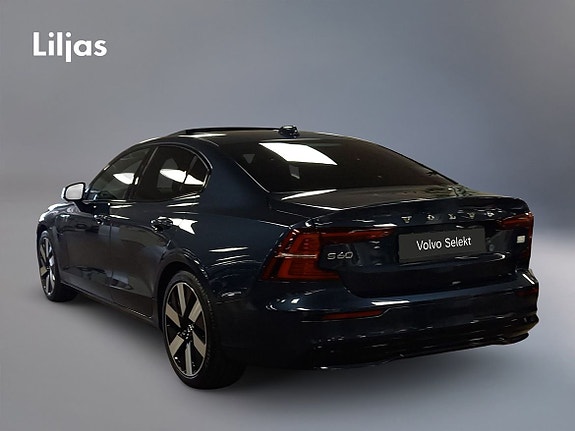 Volvo S60 3 of 5