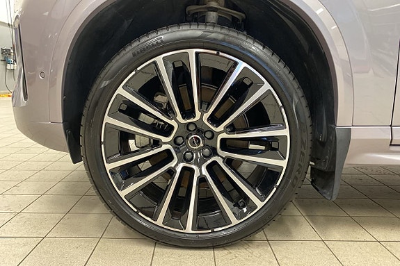 Volvo XC90 12 of 15