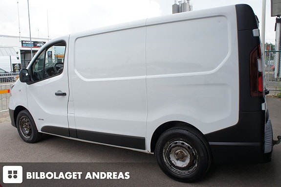 Renault Trafic 4 of 9