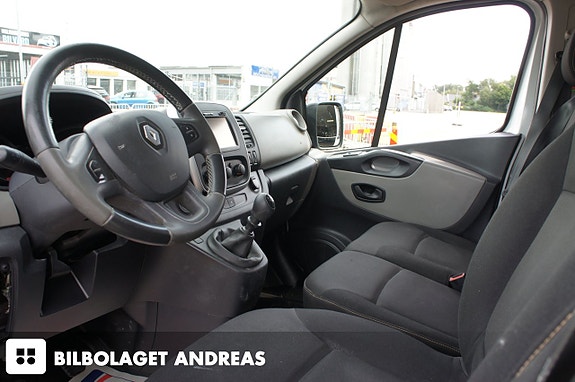 Renault Trafic 9 of 9