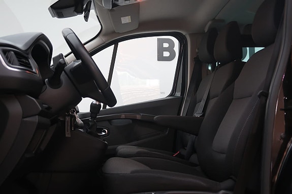 Renault Trafic 4 of 5