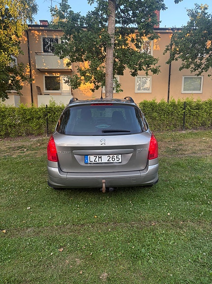 Peugeot 308 SW 4 of 5