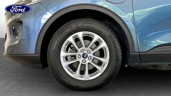 Ford Kuga 9 of 12