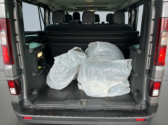 Renault Trafic 12 of 20