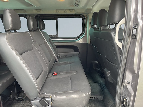 Renault Trafic 13 of 20