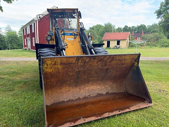 Hjullastare Volvo BM4400 årsmodell 1985 via auktion 4 of 5