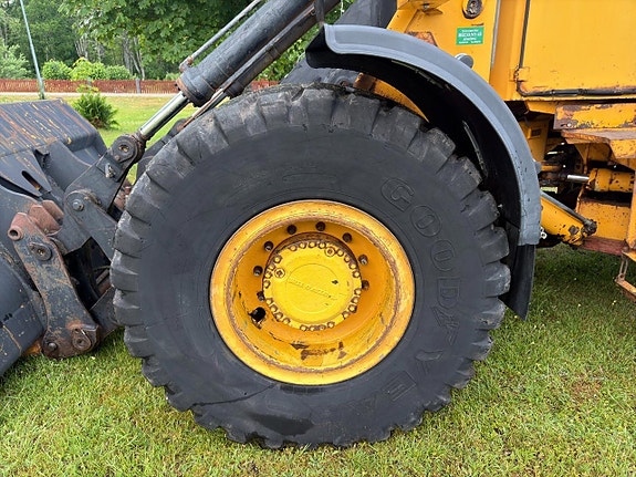 Hjullastare Volvo BM4400 årsmodell 1985 via auktion 5 of 5