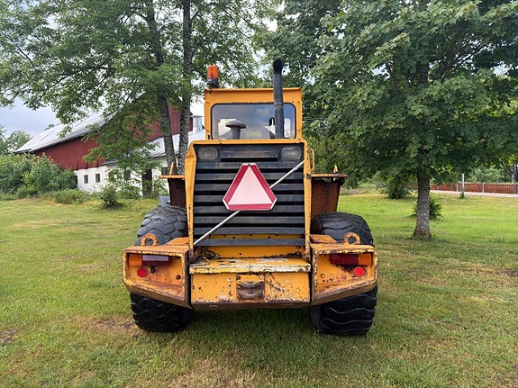 Hjullastare Volvo BM4400 årsmodell 1985 via auktion 2 of 5