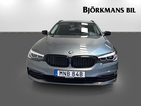 BMW 520 2 of 22
