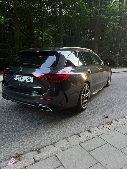 Mercedes-Benz C300 4 of 7