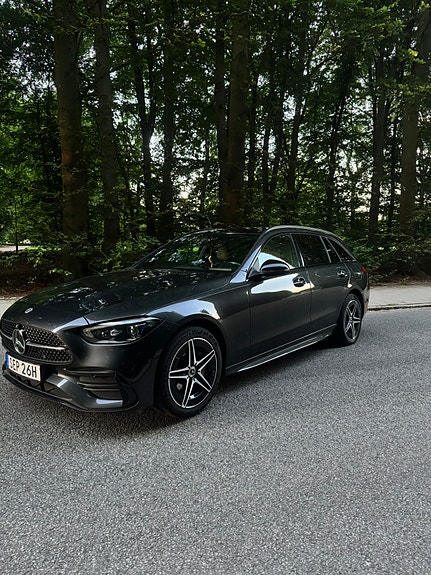 Mercedes-Benz C300 3 of 7