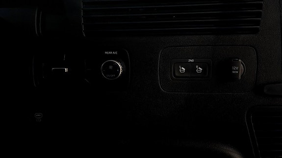 Kia Sorento 12 of 18