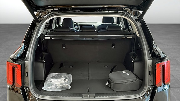 Kia Sorento 10 of 18