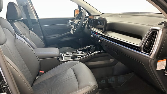 Kia Sorento 3 of 5
