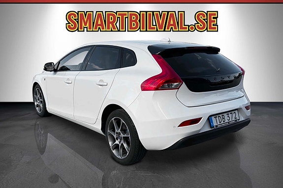 Volvo V40 2 of 30