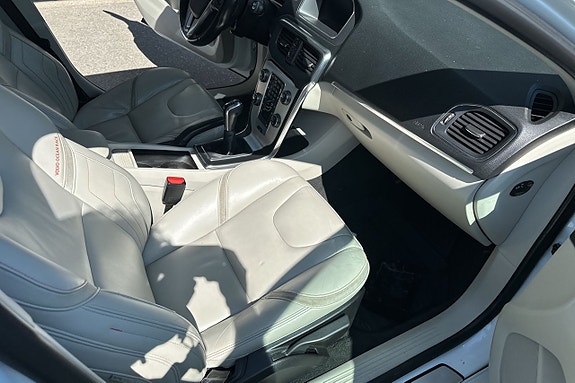 Volvo V40 20 of 30