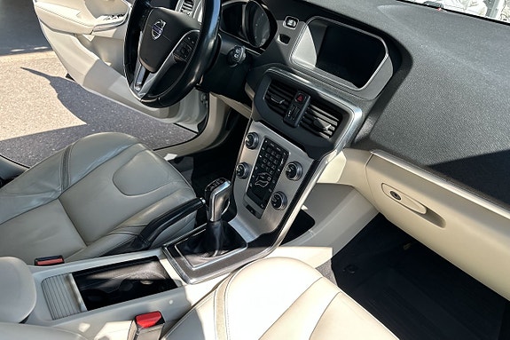 Volvo V40 23 of 30