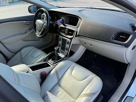 Volvo V40 11 of 30