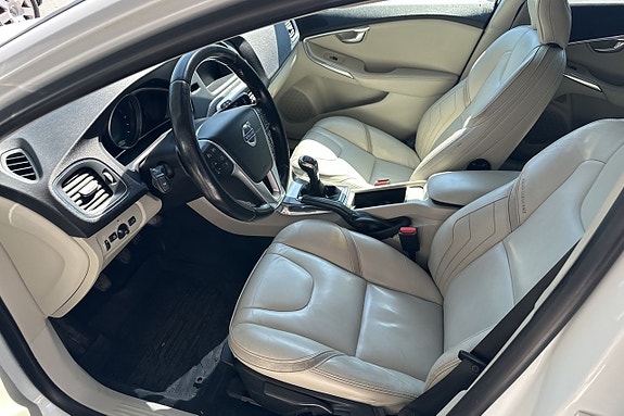 Volvo V40 13 of 30