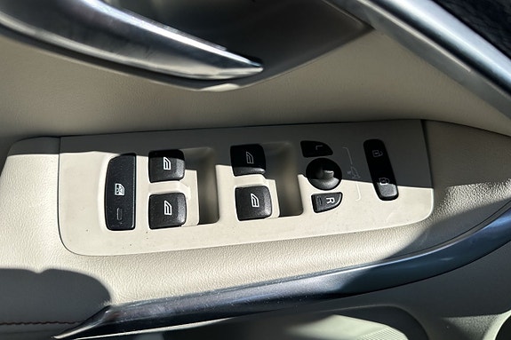 Volvo V40 15 of 30