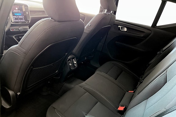 Volvo XC40 8 of 9
