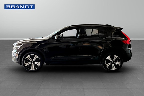 Volvo XC40 3 of 9