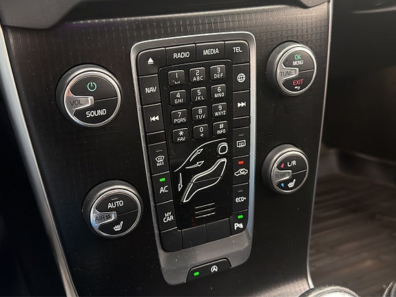 Volvo V40 21 of 25