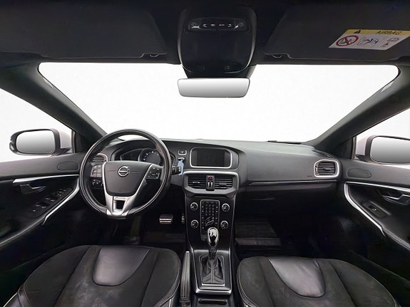 Volvo V40 14 of 25