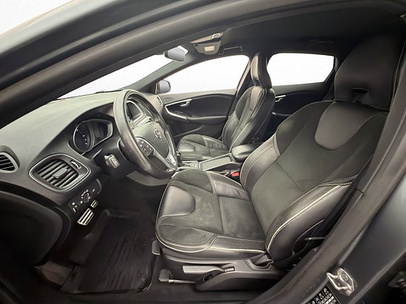 Volvo V40 9 of 25
