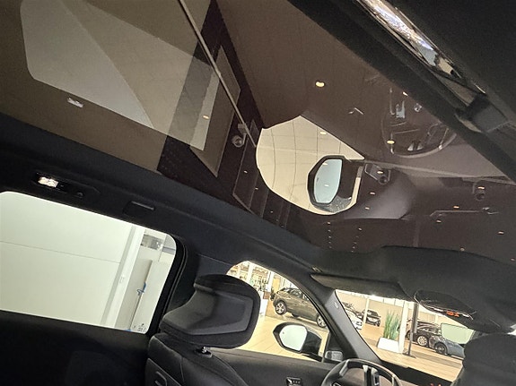 BMW iX3 7 of 15