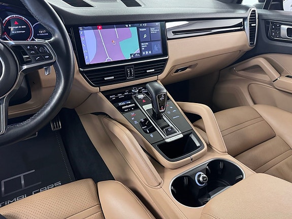 Porsche Cayenne S 5 of 5