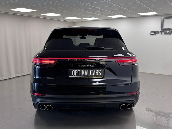 Porsche Cayenne S 9 of 16