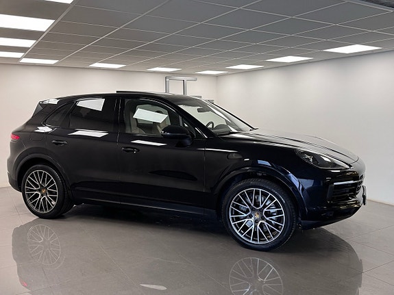 Porsche Cayenne S 7 of 16