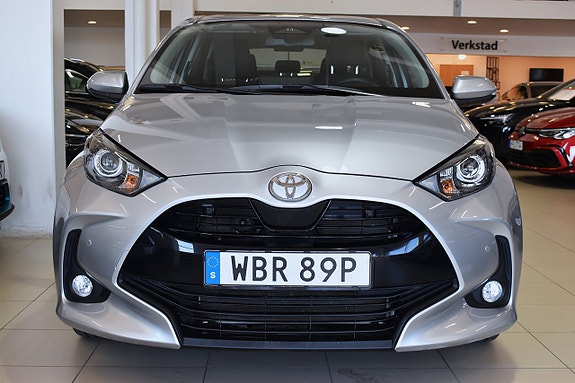 Toyota Yaris 2 of 23