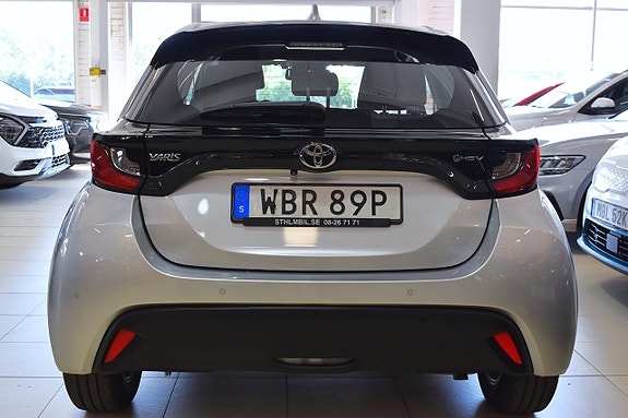 Toyota Yaris 4 of 23