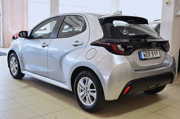 Toyota Yaris 3 of 23