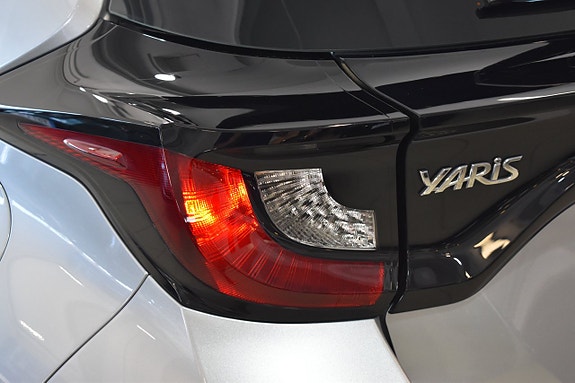 Toyota Yaris 21 of 23