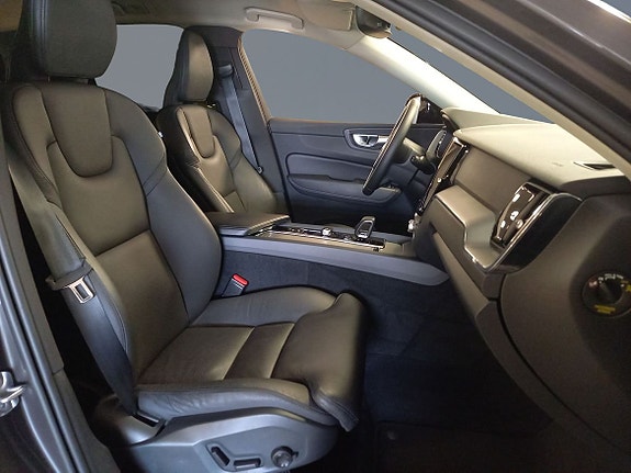 Volvo XC60 7 of 14