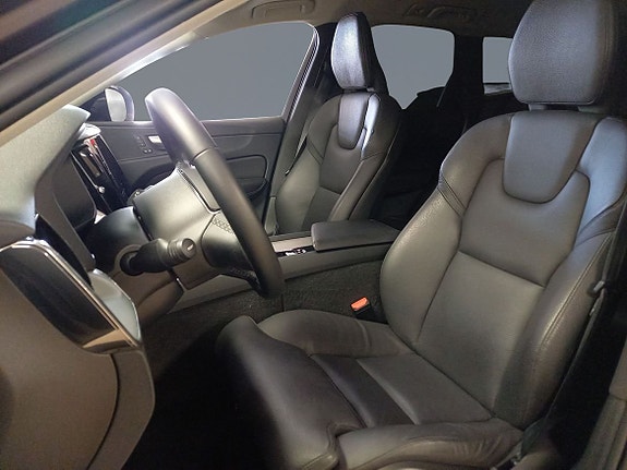 Volvo XC60 6 of 14