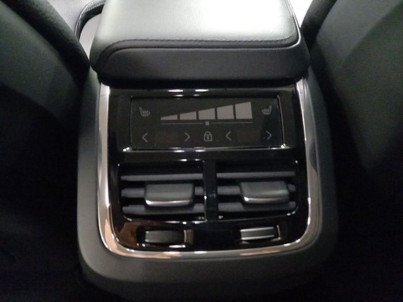 Volvo XC60 12 of 14