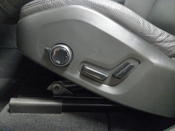 Volvo XC60 13 of 14
