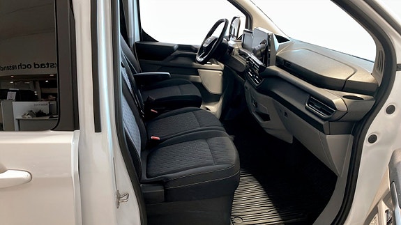 Ford Custom Tourneo 12 of 12
