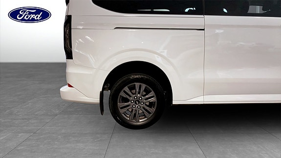 Ford Custom Tourneo 9 of 12