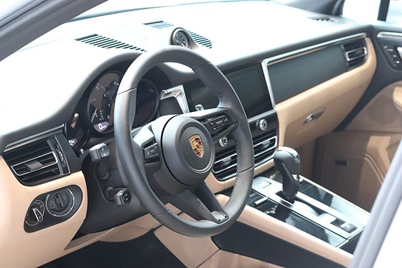 Porsche Macan 5 of 5