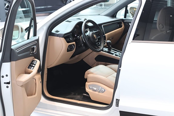 Porsche Macan 6 of 7