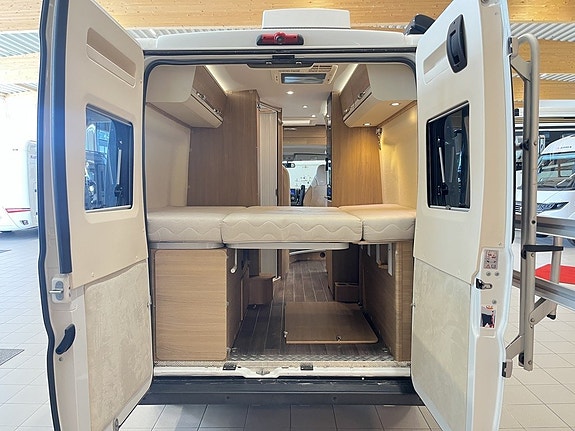 Adria TWIN 600 SP AXESS (AC+Solcell+3 500kg+6m+Cykelställ) 7 of 25