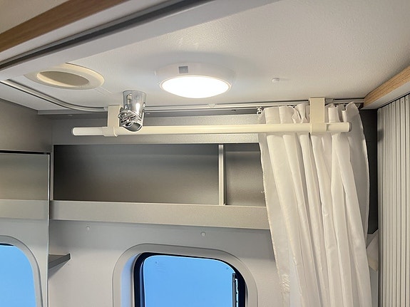 Adria TWIN 600 SP AXESS (AC+Solcell+3 500kg+6m+Cykelställ) 21 of 25