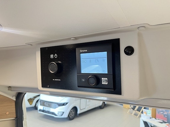 Adria TWIN 600 SP AXESS (AC+Solcell+3 500kg+6m+Cykelställ) 22 of 25
