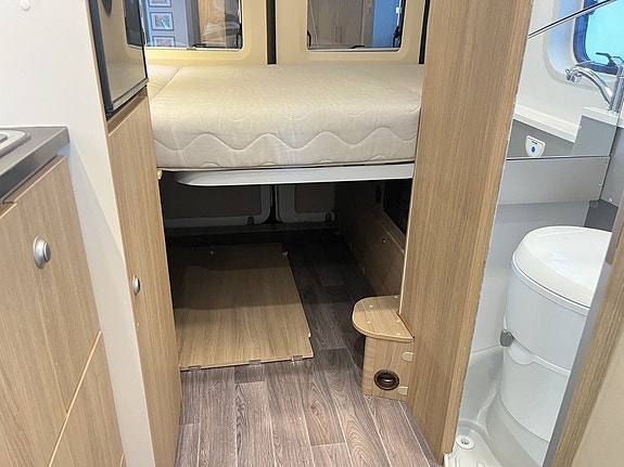 Adria TWIN 600 SP AXESS (AC+Solcell+3 500kg+6m+Cykelställ) 17 of 25